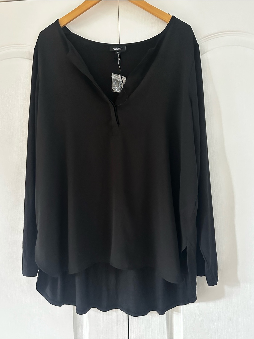 Jones New York Black Long-Sleeve V-Neck Tunic